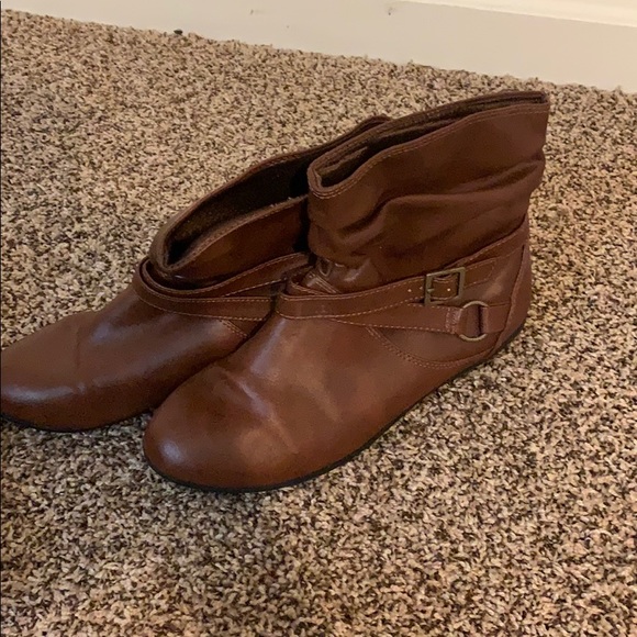Brown booties - Picture 3 of 3